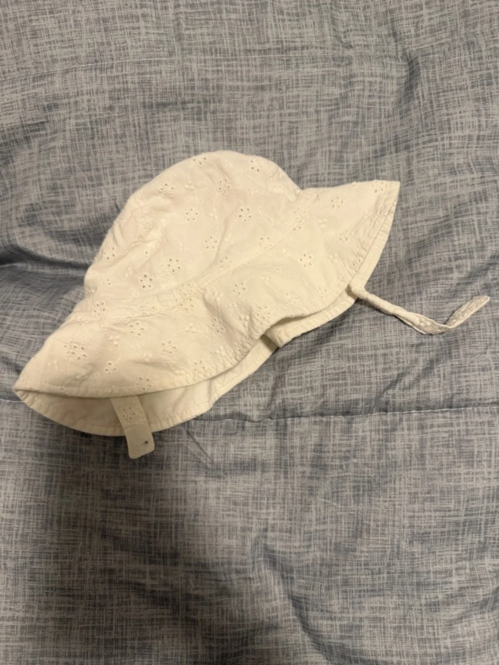 White Eyelet Bucket Hat 6-12months